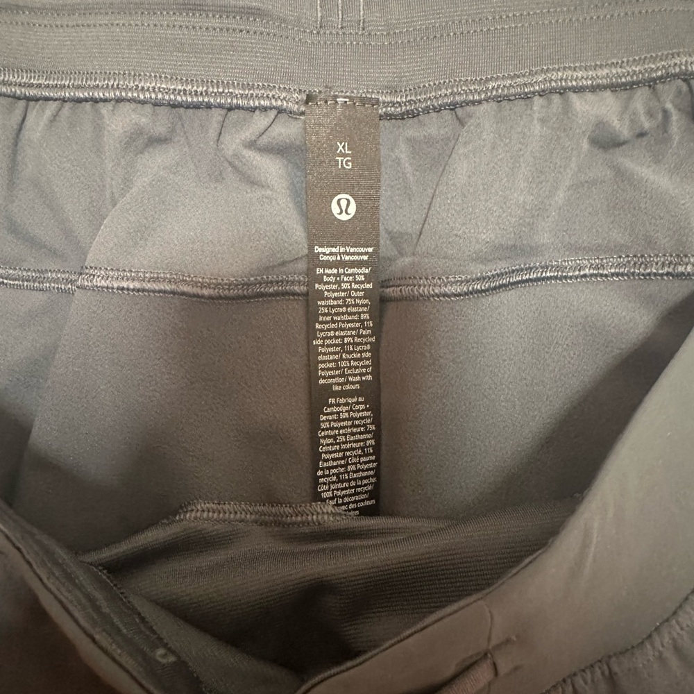 Lululemon Zeroed In Shirt 7” XL
